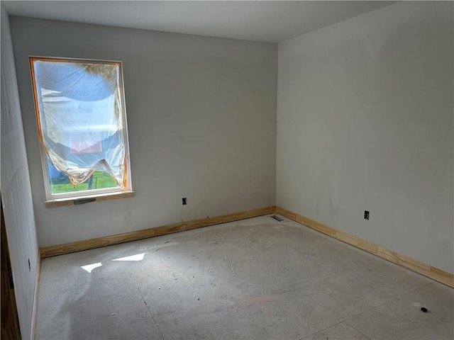 17744 Houston St, Gardner, KS 66030 - spare room with baseboards