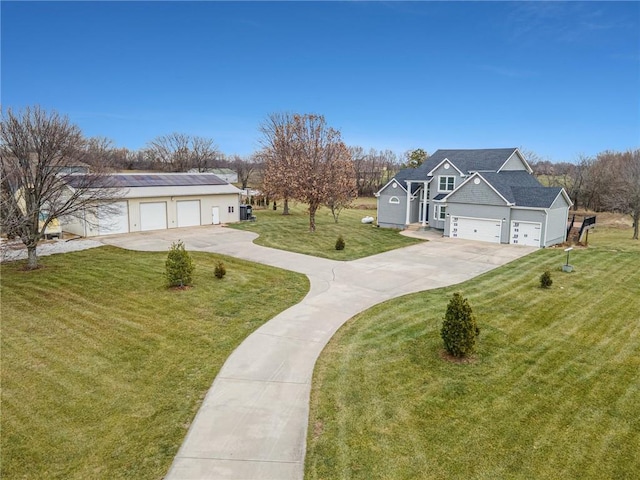 view of front of property featuring a front yard