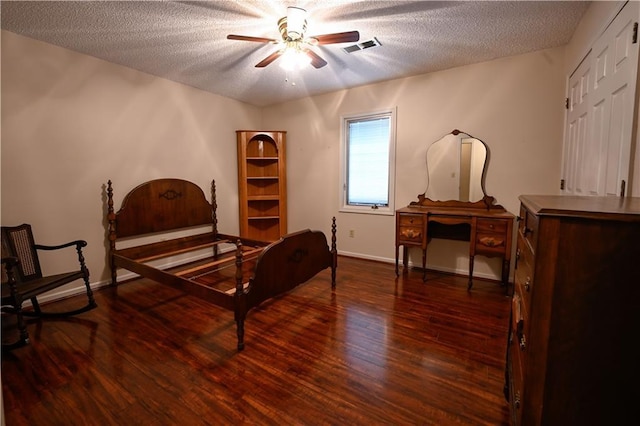 22812 E Bradford Ln, Blue Springs, MO 64015 - bedroom featuring wood finished floors, a textured ceiling, and a ceiling fan