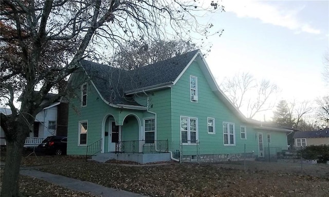 view of front of home featuring a porch