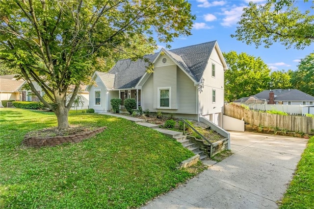 view of front of property with a front yard