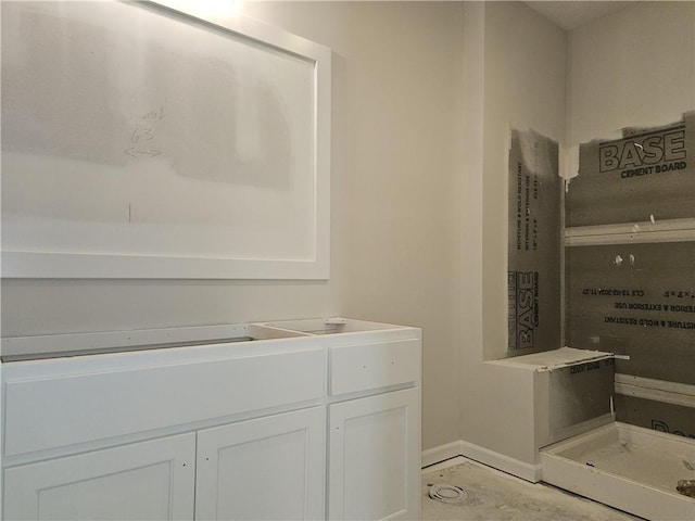 14608 Aspen Cir, Basehor, KS 66007 - bathroom featuring baseboards