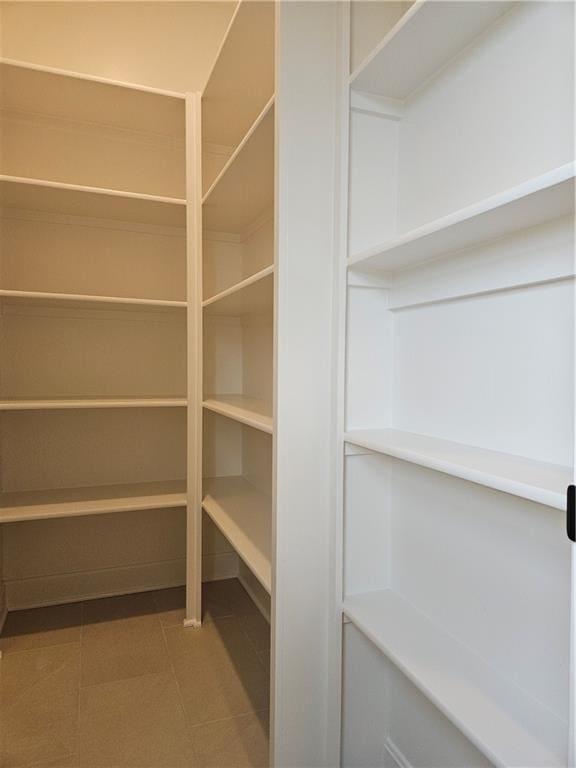 14608 Aspen Cir, Basehor, KS 66007 - view of pantry