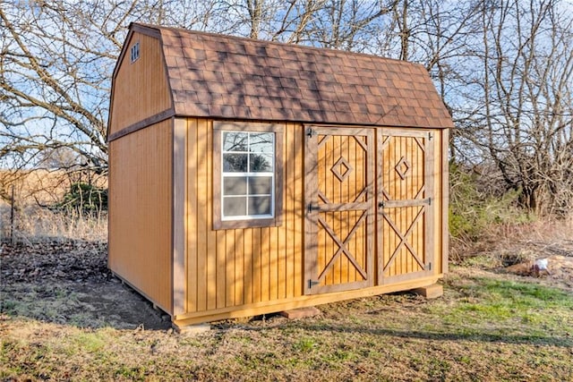 view of outbuilding