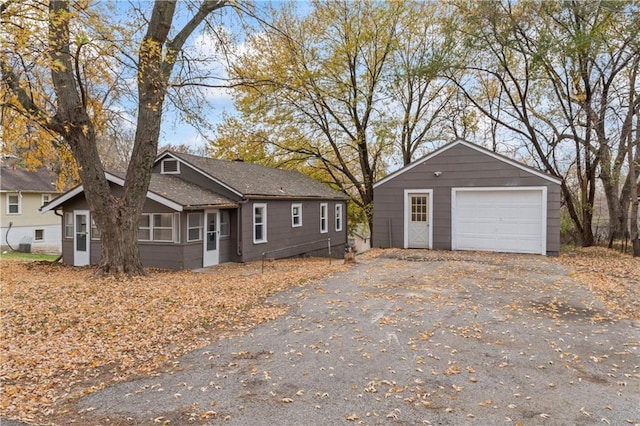 view of front facade with a garage