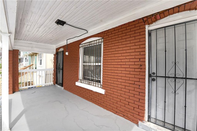 3231 Park Ave, Kansas City, MO 64109 - exterior space featuring covered porch