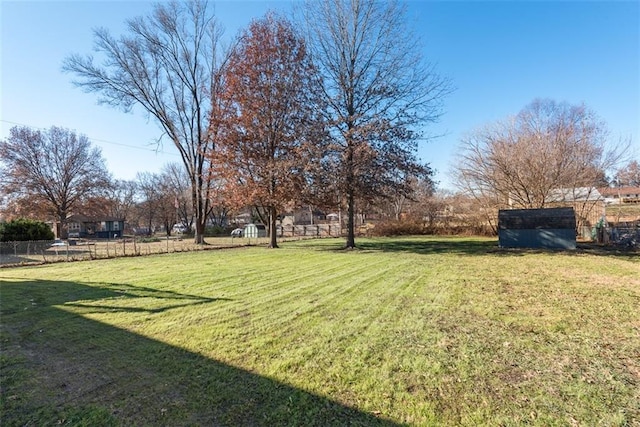 view of yard with a shed