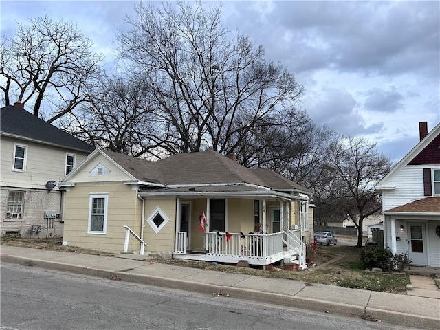 view of front of home with covered porch