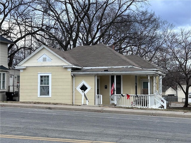 view of front of home with covered porch