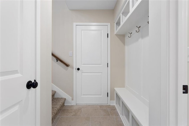 1316 N Holland Ct, Independence, MO 64056 - mudroom featuring baseboards