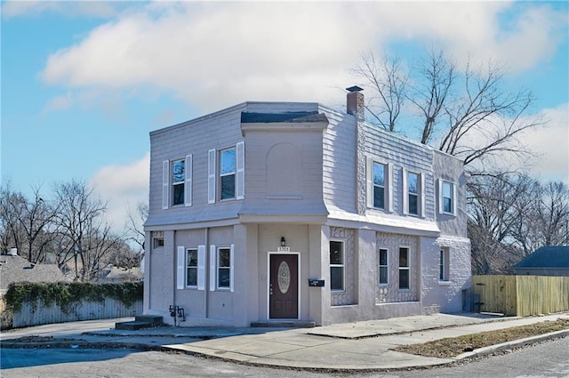 view of front of house