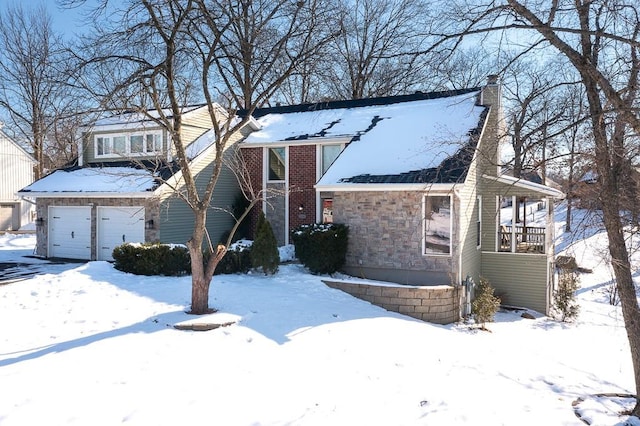 view of front of property featuring a garage