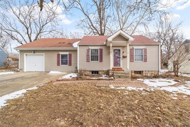 view of front of property featuring a garage