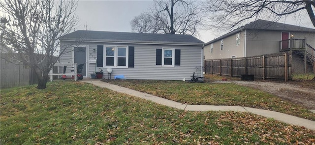 view of front of house with a front lawn