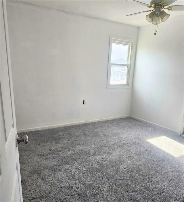 unfurnished room with carpet floors and ceiling fan