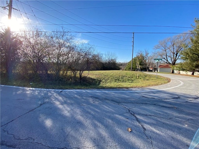 Tudor Rd, Lees Summit, MO 64086