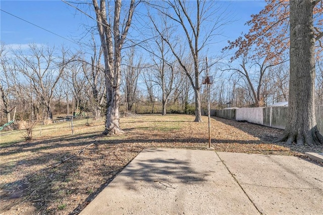 view of yard with a patio