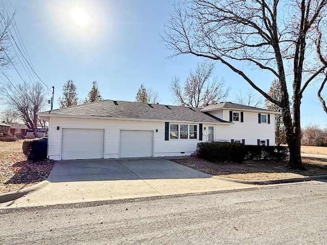 view of front facade featuring a garage