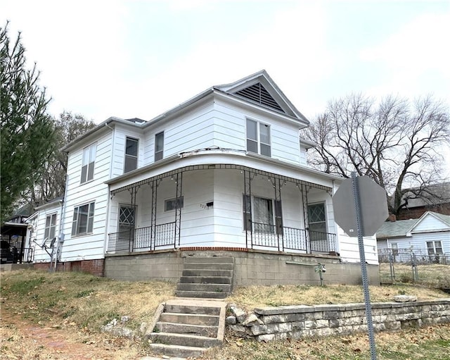 view of front facade featuring covered porch