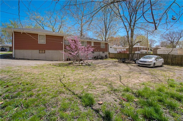view of yard featuring fence