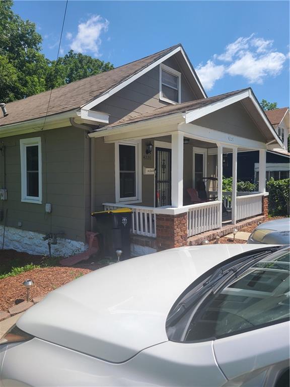 view of front of house featuring covered porch