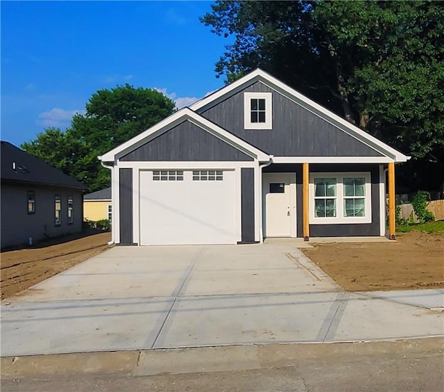 view of front facade with a garage