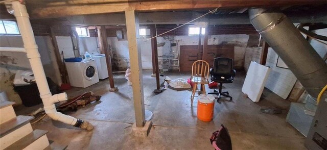 basement featuring washer and clothes dryer