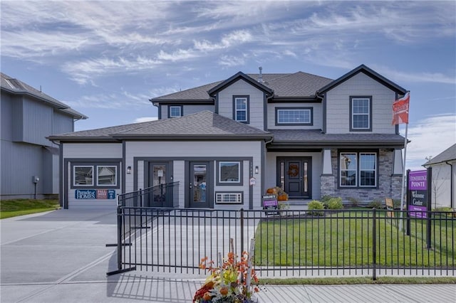 view of front of home with a front lawn