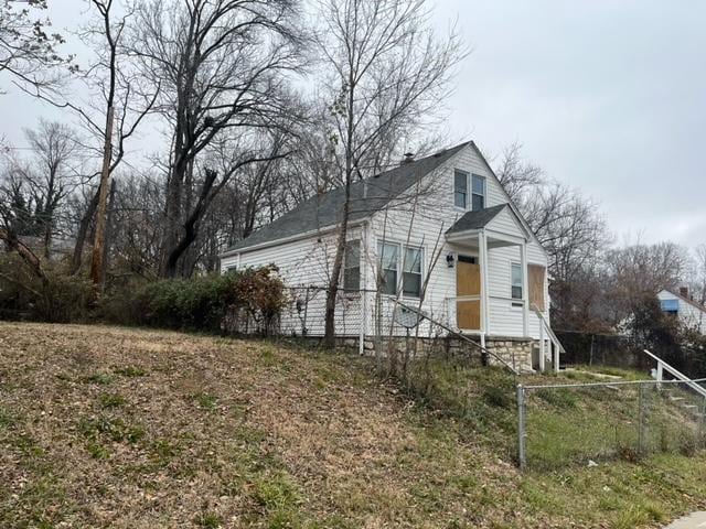 view of side of property