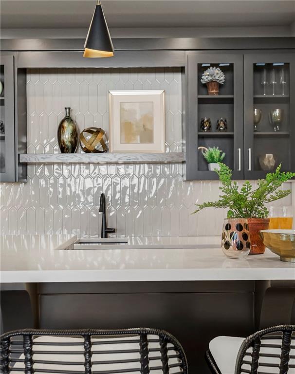 16781 S Fellows St, Olathe, KS 66062 - indoor bar featuring backsplash