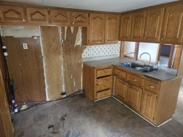 kitchen featuring sink