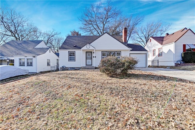 view of front of property with a front yard