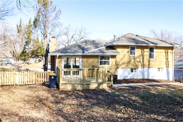 view of front of house featuring a wooden deck