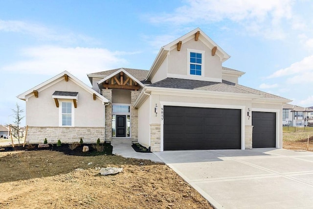 view of front facade featuring a garage