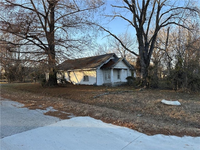 view of side of property