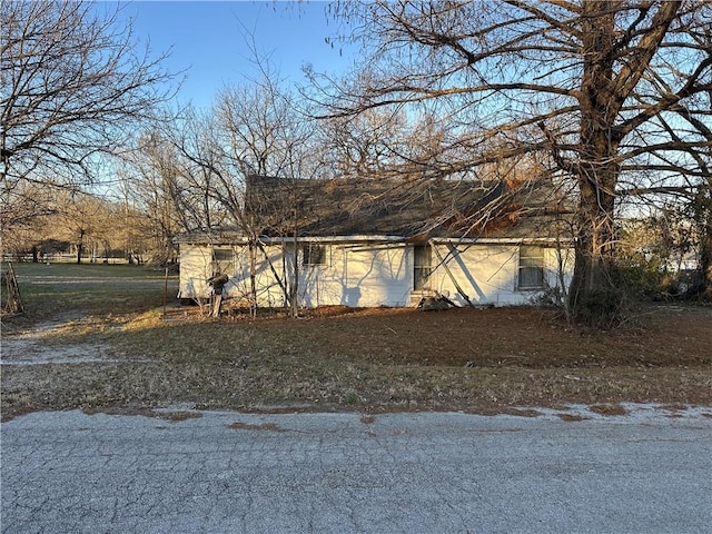 view of front of property