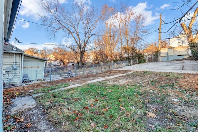 view of yard with a patio