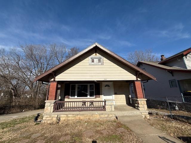 view of front facade with a porch