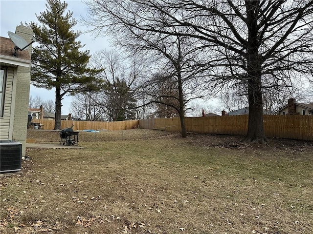 view of yard featuring cooling unit