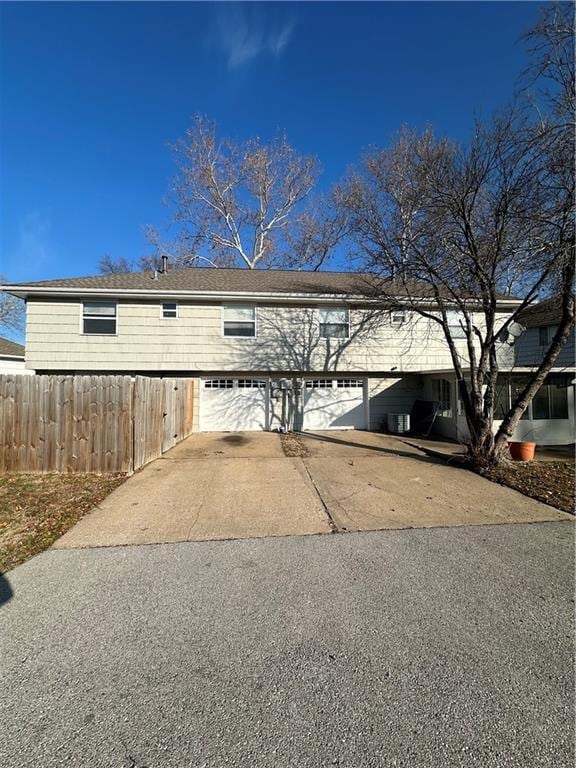 view of front facade featuring a garage