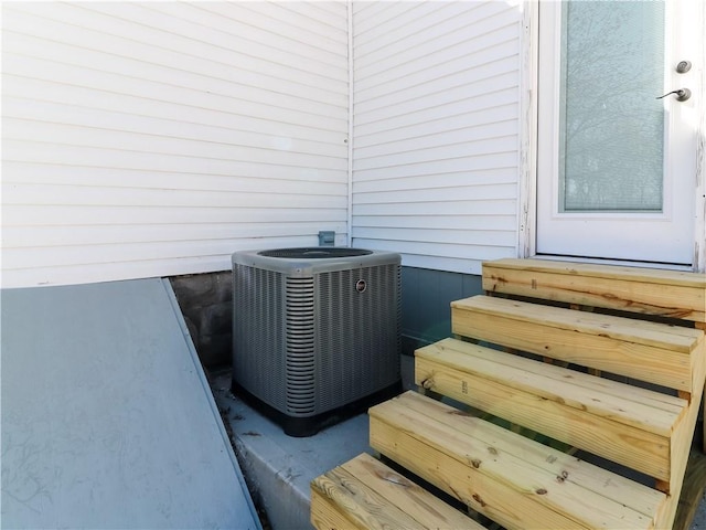 411 Charles, Warrensburg, MO 64093 - exterior view of cooling unit and entry steps