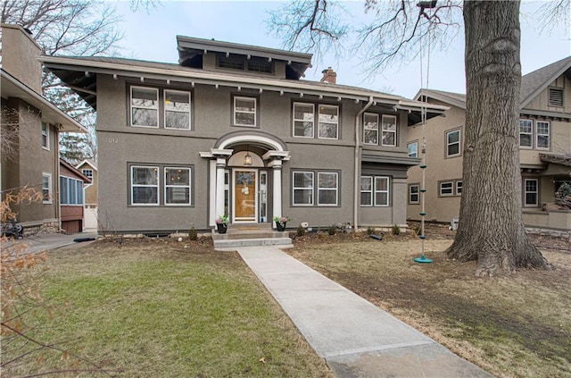 view of front of property with a front yard