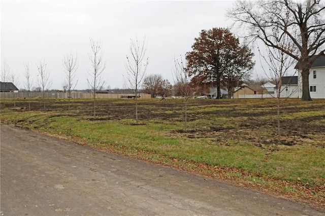 Listing photo 3 for 502 Pennsylvania Ave, East Lynne MO 64743