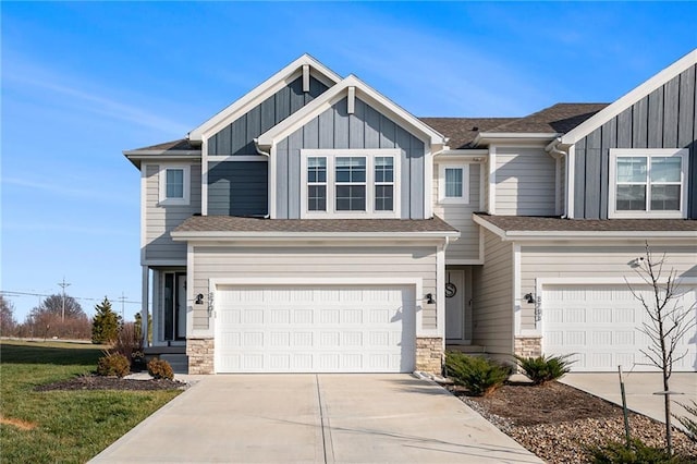 view of front of house featuring a garage