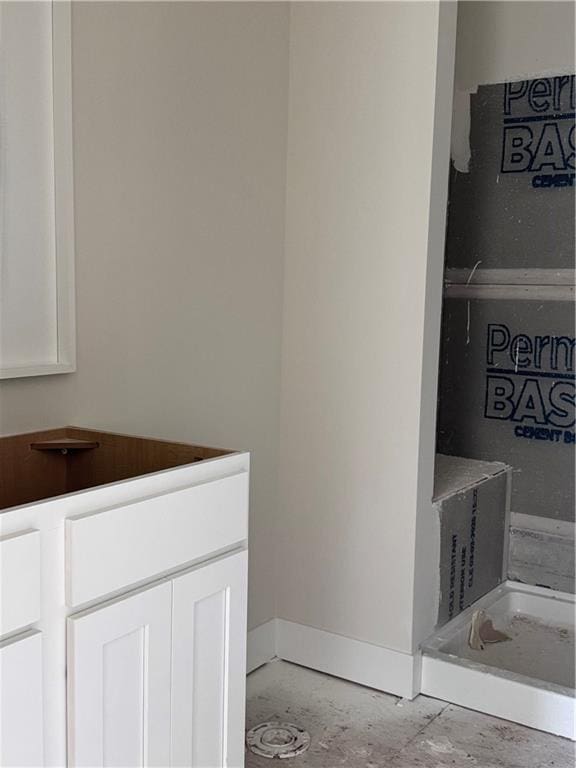 4218 W 158th Ter, Overland Park, KS 66224 - bathroom with baseboards