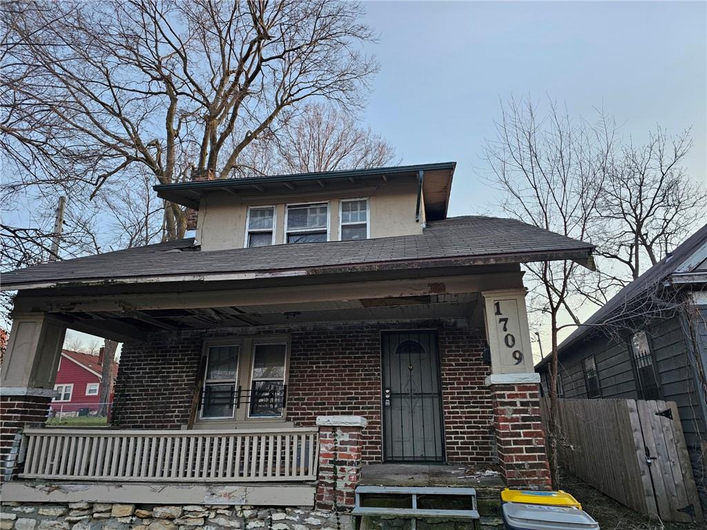 view of front of house featuring a porch