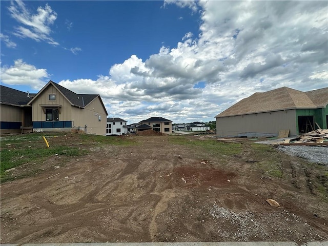 17017 Parkhill St, Overland Park, KS 66221 - view of yard