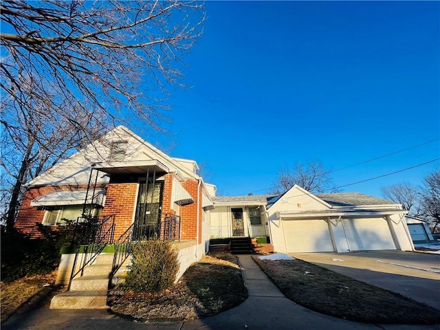 view of front of house with a garage