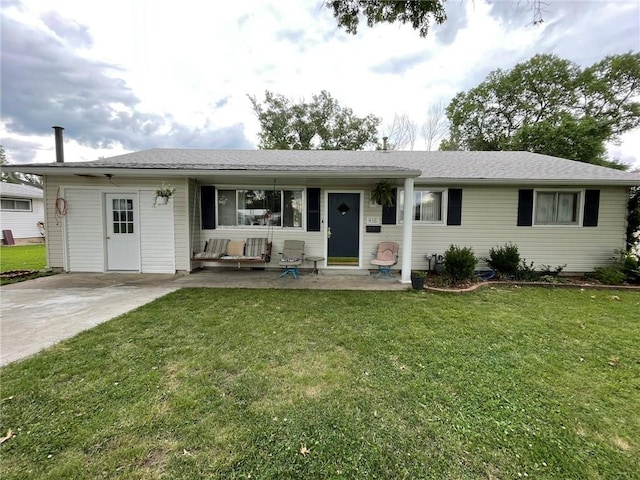 ranch-style home with a front yard