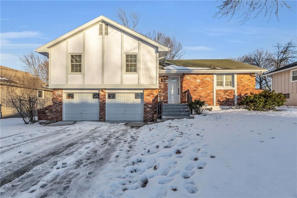 view of front of house with a garage